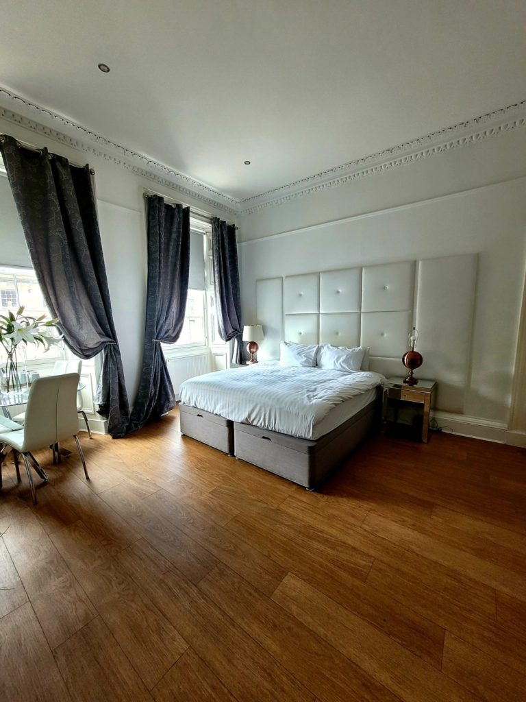 Hanover 71 Suites bedroom, Edinburgh