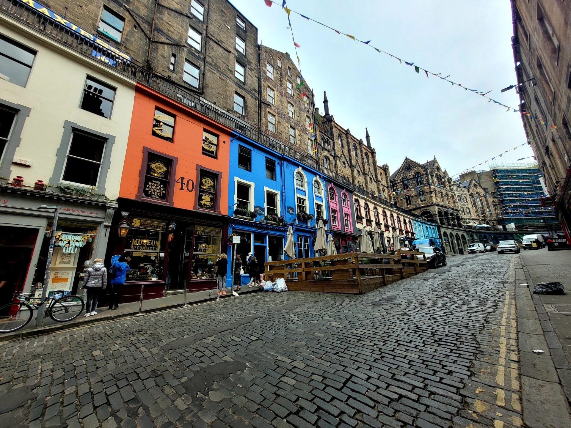 Walking through Edinburgh- Victoria Street